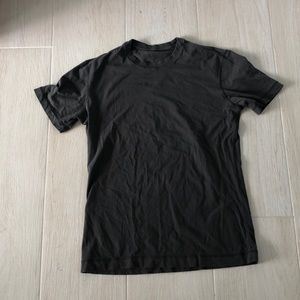Men’s lulu t shirt
